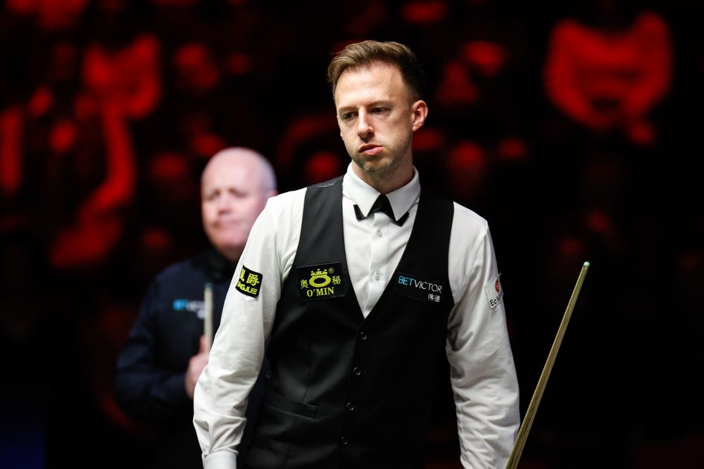 Trump Overpowers Higgins - World Snooker Tour